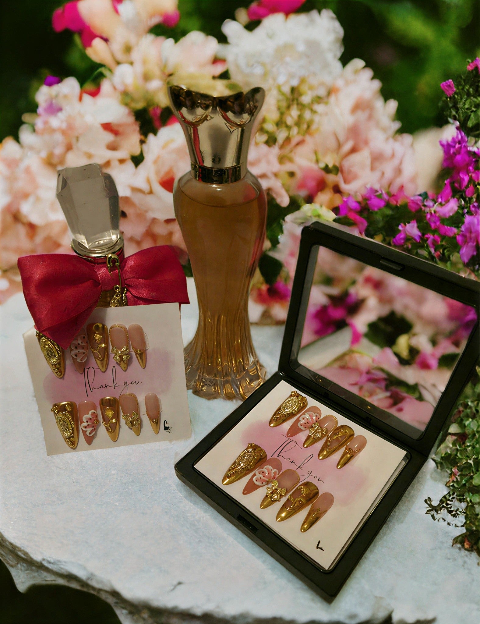 Alurën “Golden Petal" Nail Set