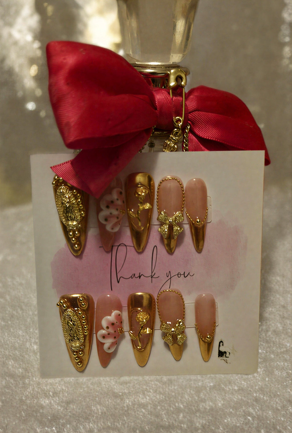 Alurën “Golden Petal" Nail Set