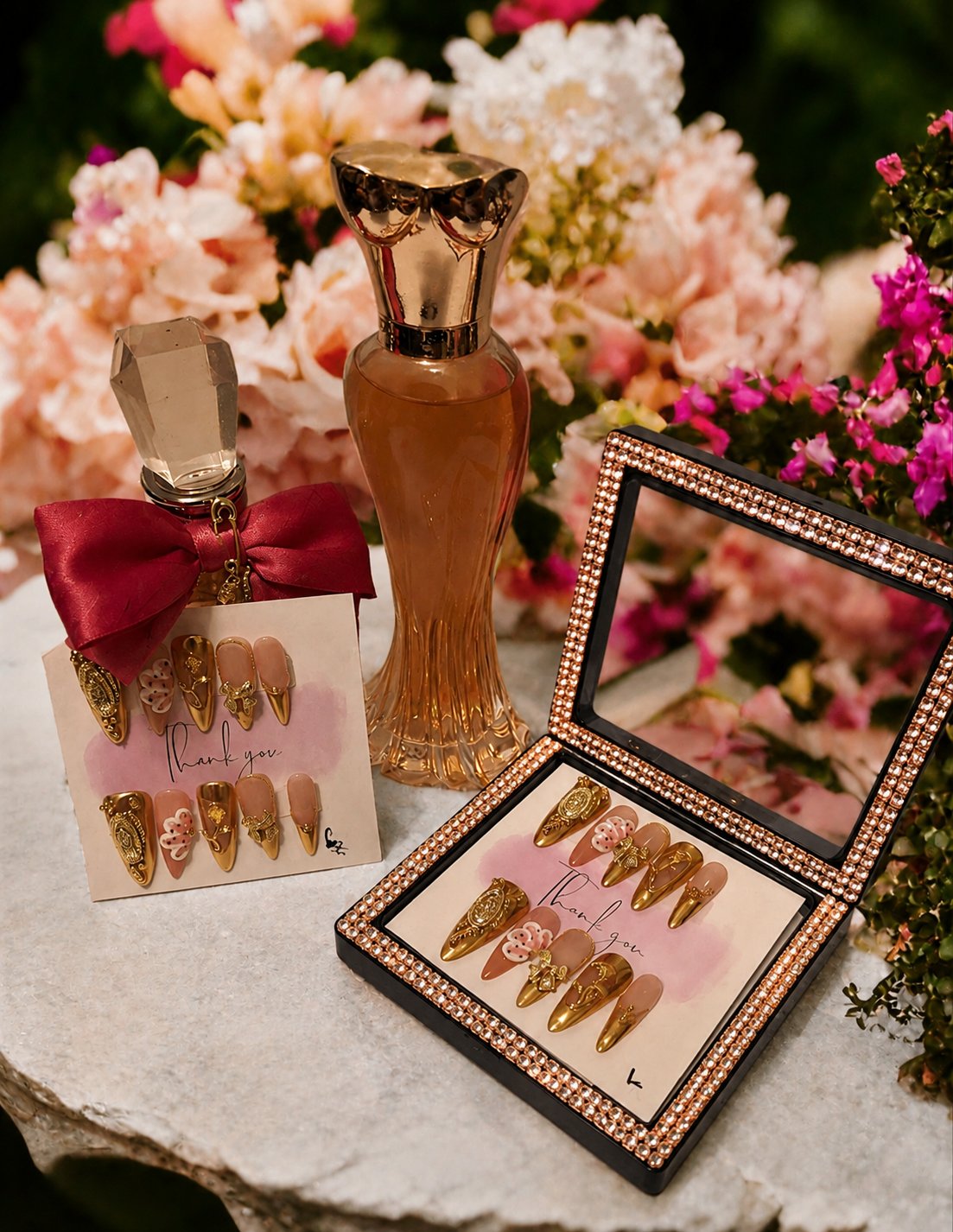 Alurën “Golden Petal" Nail Set